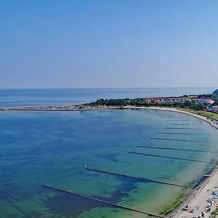 Emmely Nur Wenige Gehminuten Zum Ruhig *