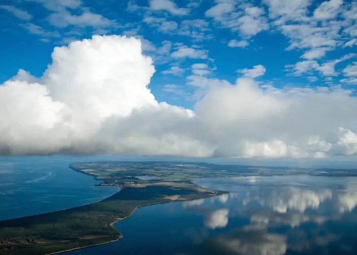 Emmely Nur Wenige Gehminuten Zum Ruhig Glowe